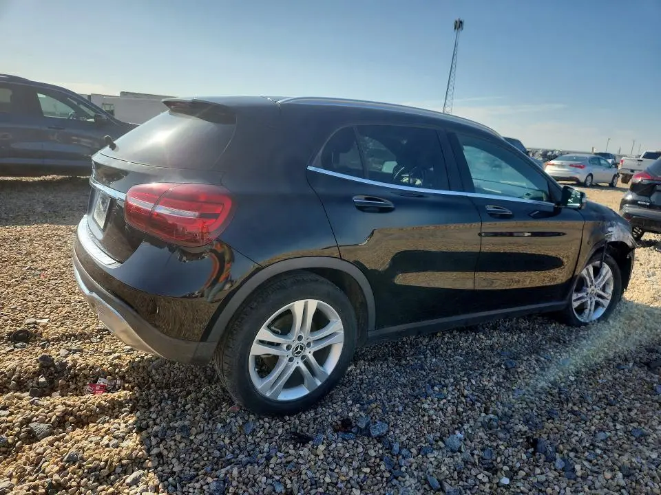 2020 MERCEDES-BENZ GLA 250  