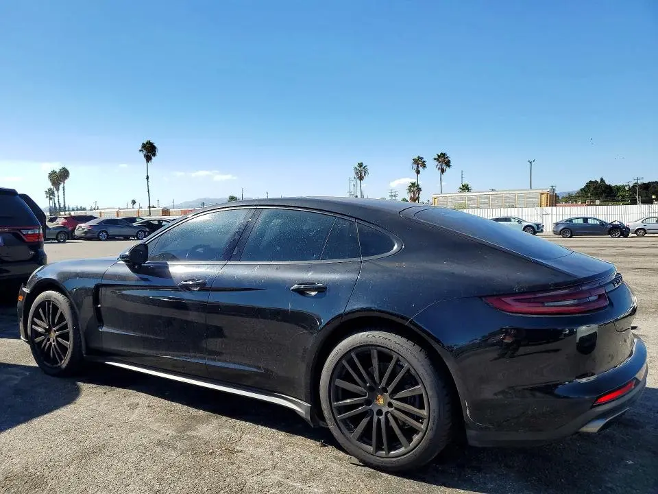 2017 PORSCHE PANAMERA 2  