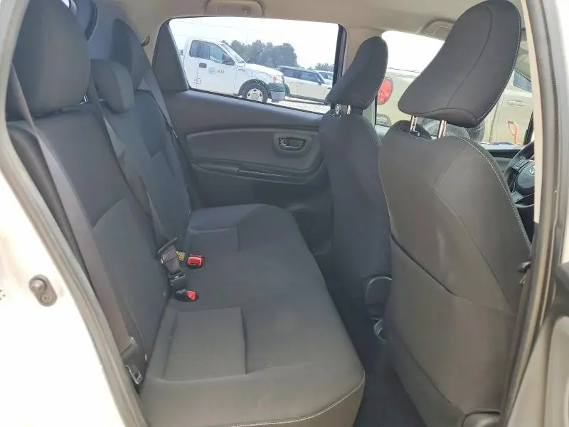 2016 TOYOTA YARIS 5-DOOR SE  