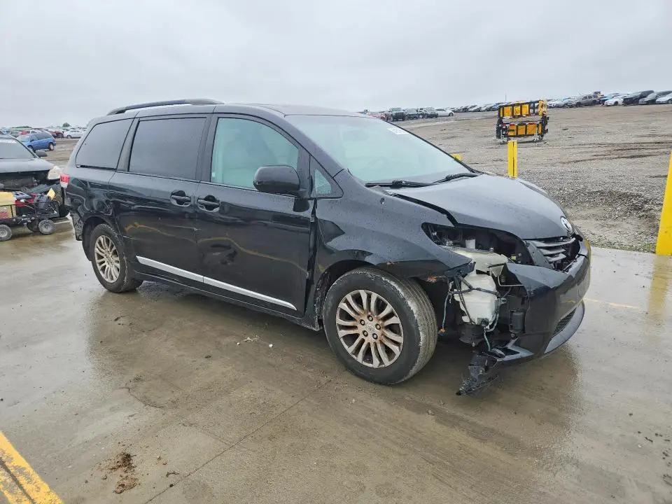 2013 TOYOTA SIENNA XLE 8-PASSENGER  