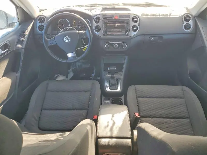2010 VOLKSWAGEN TIGUAN SE  