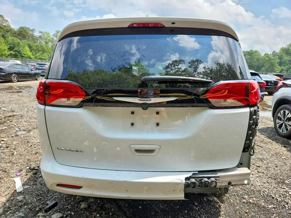 2023 CHRYSLER VOYAGER LX  