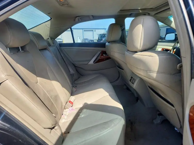 2010 TOYOTA CAMRY XLE V6  