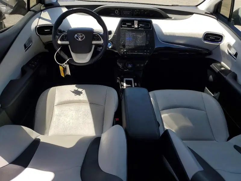 2016 TOYOTA PRIUS FOUR TOURING  