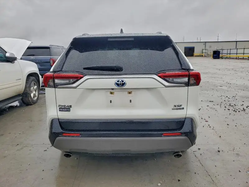 2020 TOYOTA RAV4 XSE  