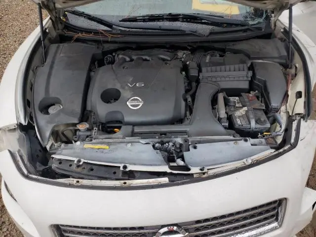 2010 NISSAN MAXIMA S  