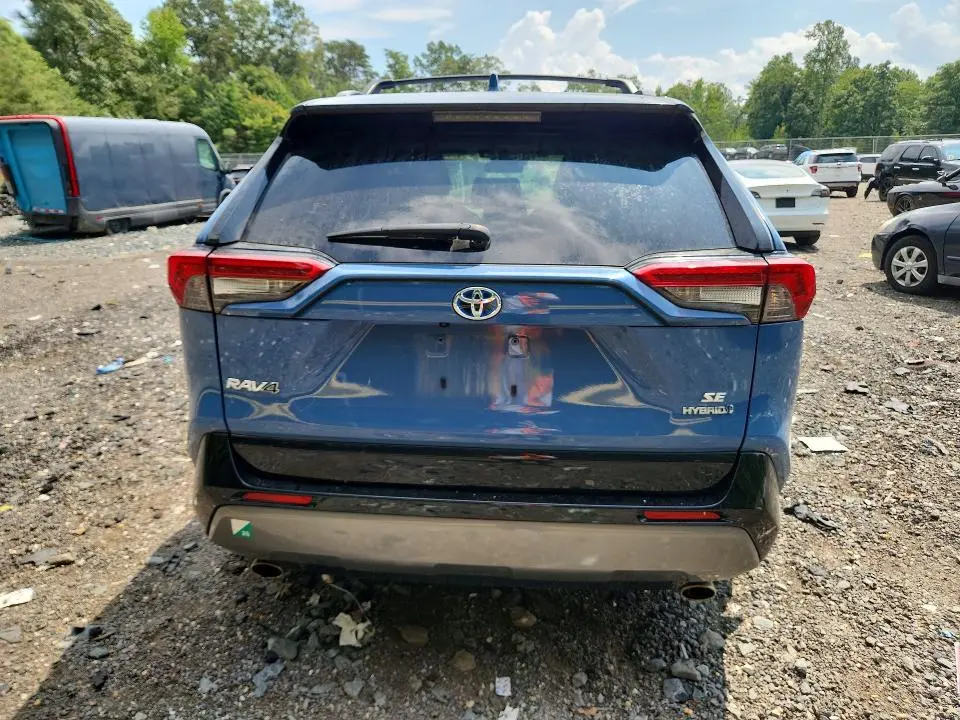 2022 TOYOTA RAV4 SE  
