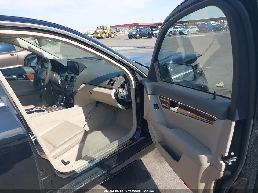 2011 MERCEDES-BENZ C 300 LUXURY 4MATIC/SPORT 4MATIC