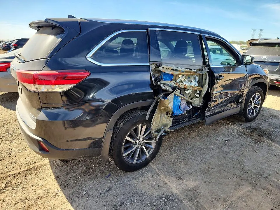 2019 TOYOTA HIGHLANDER XLE  