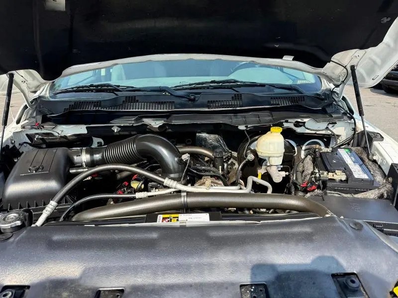 2016 RAM 1500 SLT  