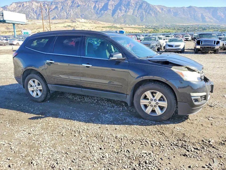 2014 CHEVROLET TRAVERSE LT  