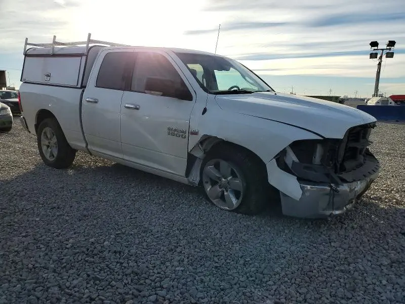 2016 RAM 1500 SLT  
