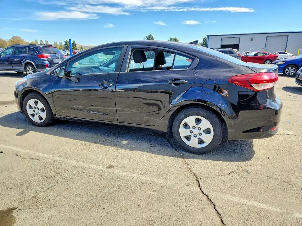 2017 KIA FORTE LX  