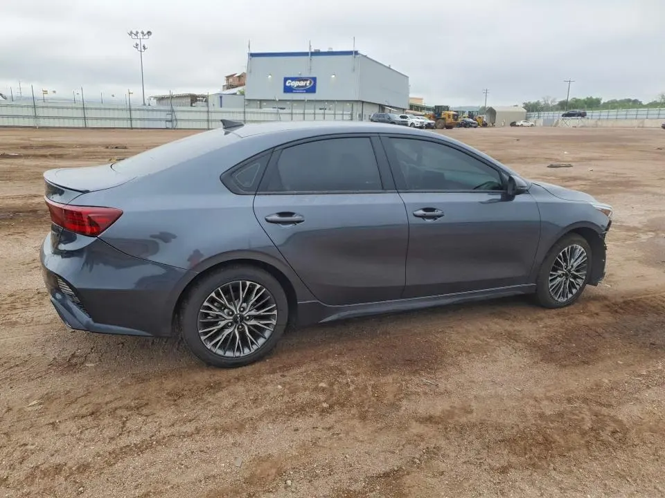 2022 KIA FORTE GT LINE  