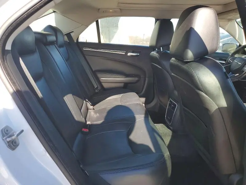 2015 CHRYSLER 300 LIMITED  