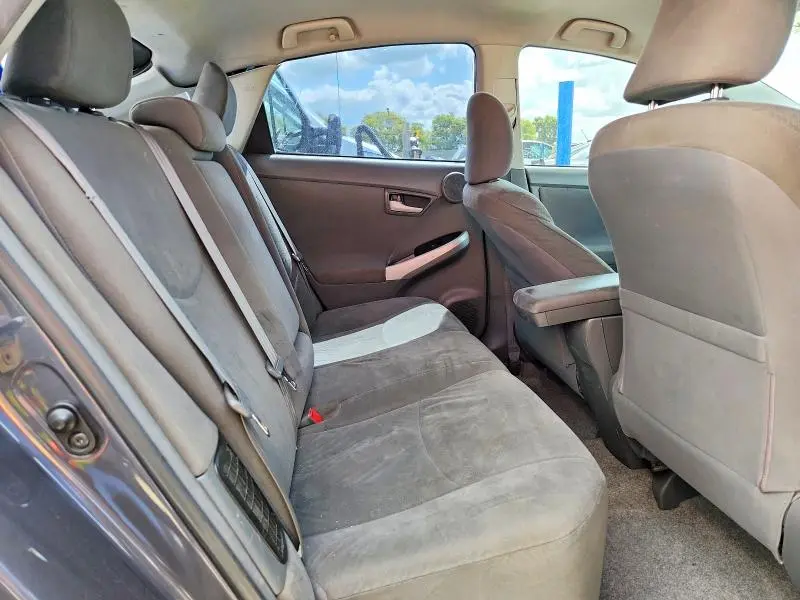 2010 TOYOTA PRIUS III  