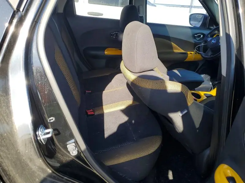 2016 NISSAN JUKE SV  