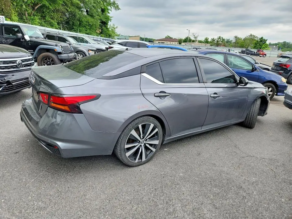 2021 NISSAN ALTIMA SR  