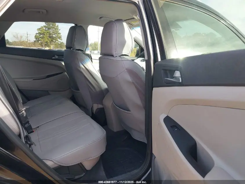 2016 HYUNDAI TUCSON SE