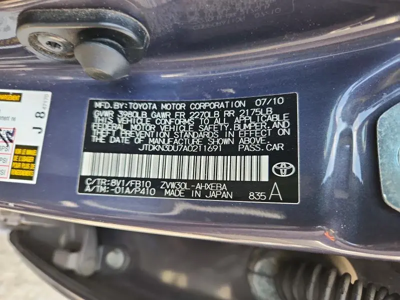2010 TOYOTA PRIUS III  