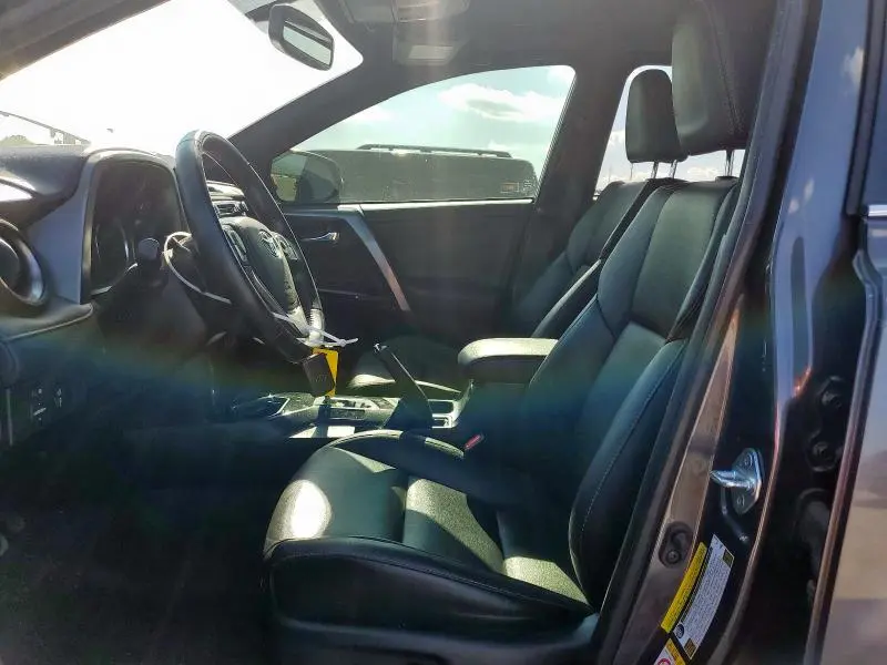 2016 TOYOTA RAV4 SE