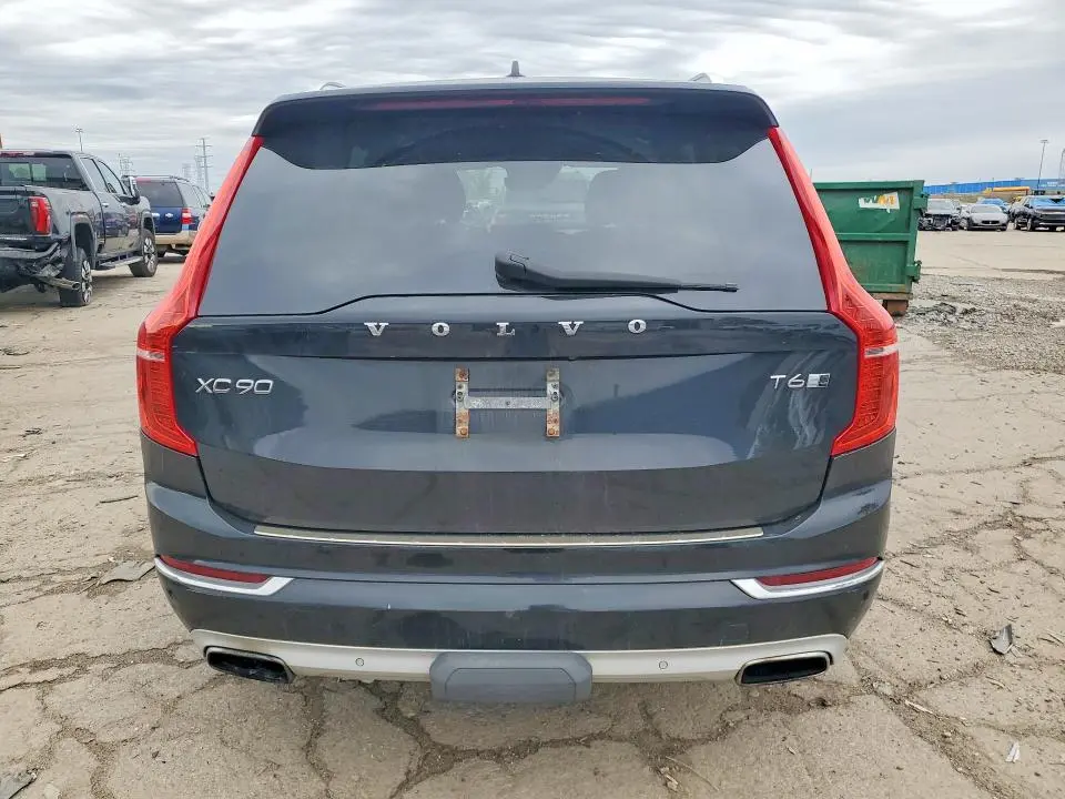 2016 VOLVO XC90 T6  