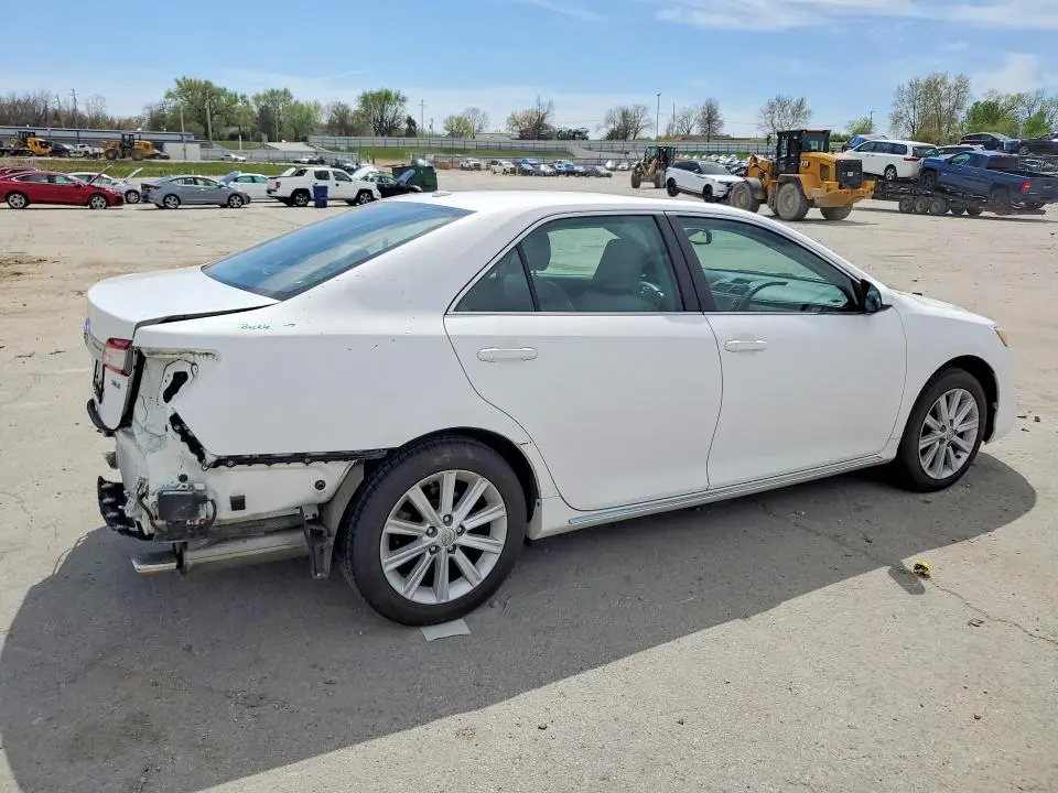 2014 TOYOTA CAMRY XLE V6  