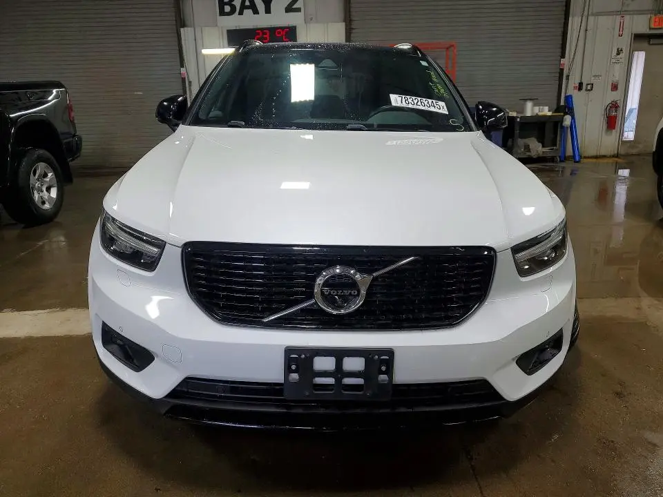 2021 VOLVO XC40 T5 R-DESIGN  