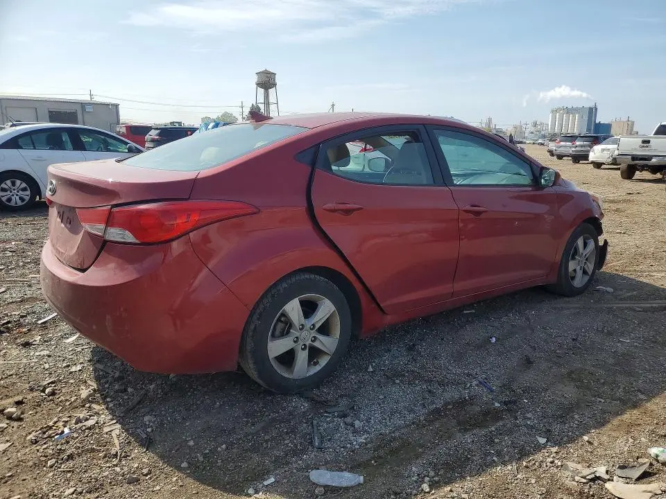 2011 HYUNDAI ELANTRA   