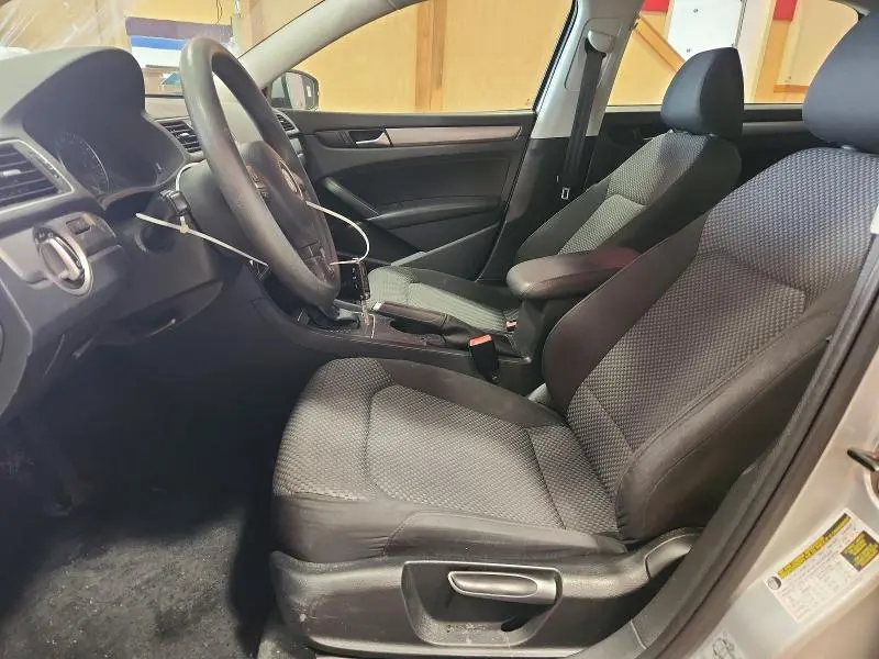 2012 VOLKSWAGEN PASSAT S  