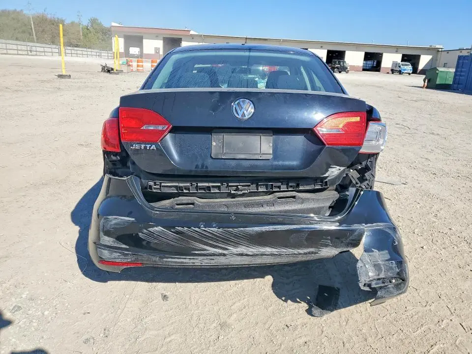 2011 VOLKSWAGEN JETTA BASE  