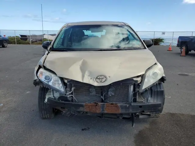 2011 TOYOTA SIENNA   