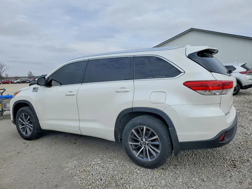 2018 TOYOTA HIGHLANDER XLE  