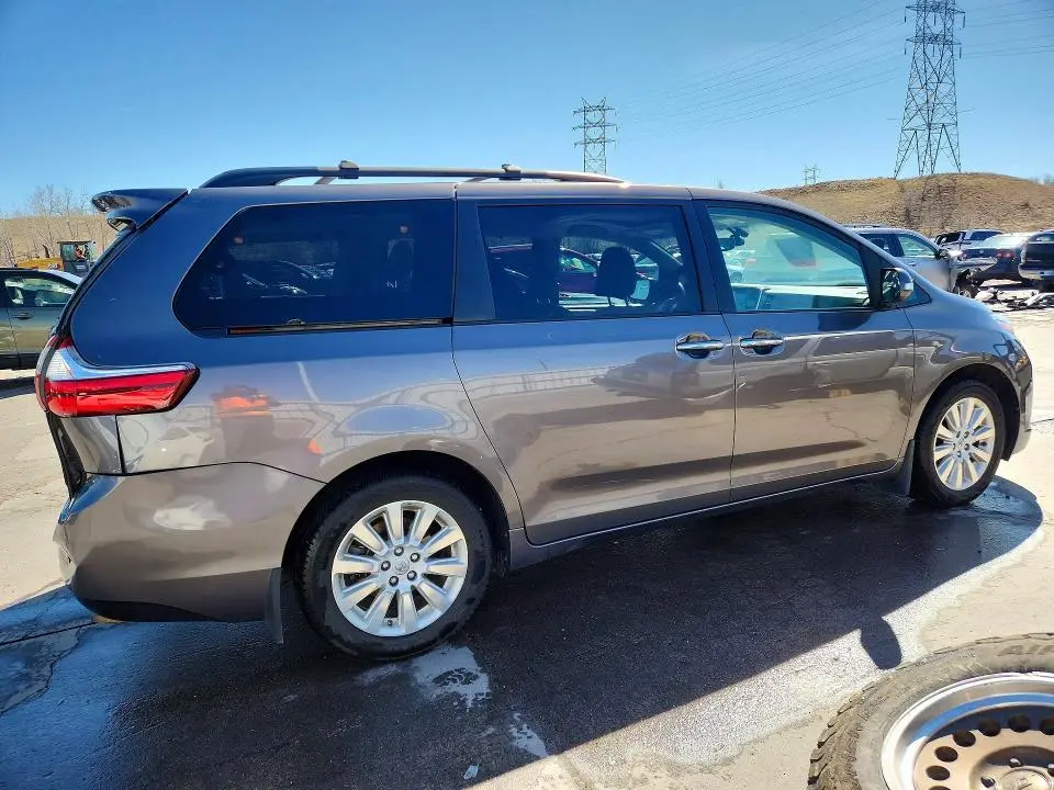 2015 TOYOTA SIENNA LIMITED PREMIUM 7-PASSENGER  