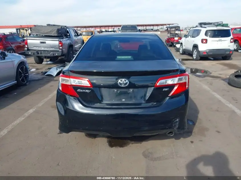 2014 TOYOTA CAMRY SE