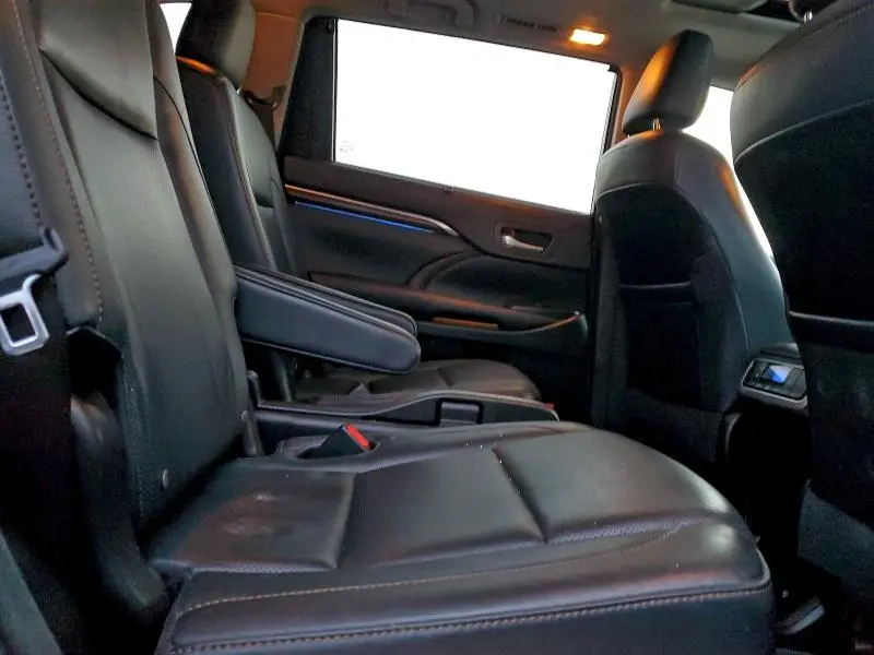 2015 TOYOTA HIGHLANDER LIMITED  