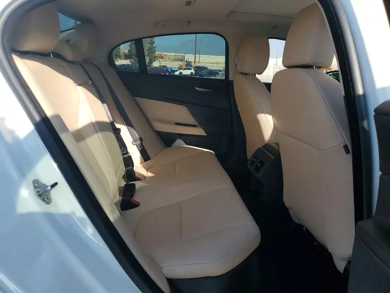 2018 JAGUAR XE PREMIUM  