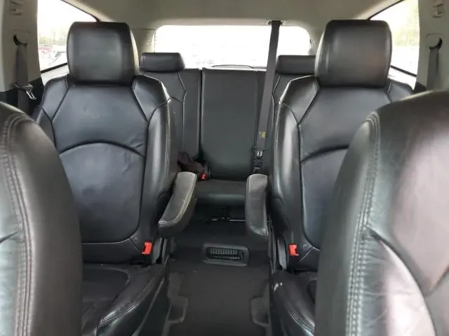 2011 CHEVROLET TRAVERSE LT  