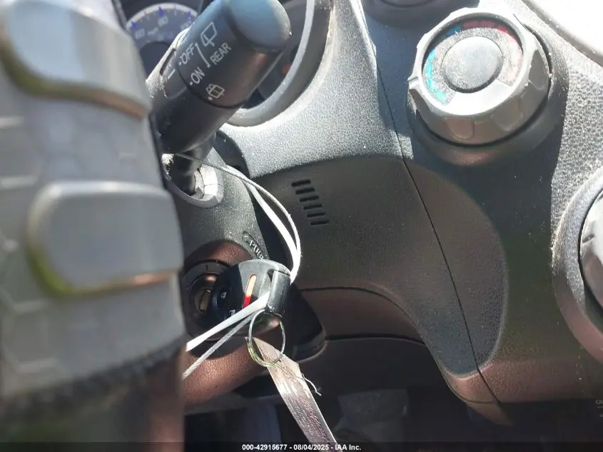 2010 HONDA FIT  