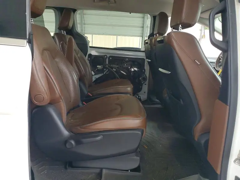 2018 CHRYSLER PACIFICA HYBRID LIMITED  