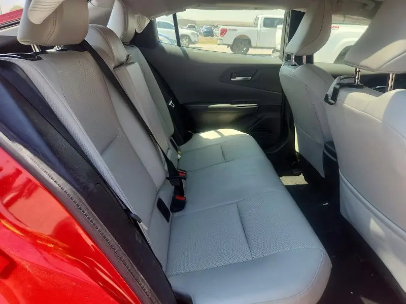 2024 TOYOTA PRIUS XLE  