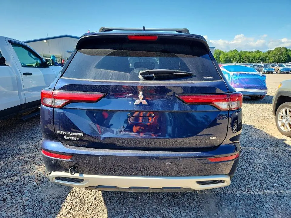 2022 MITSUBISHI OUTLANDER SE  