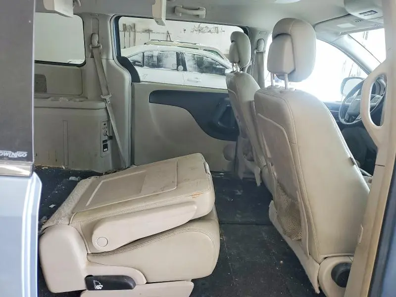 2013 CHRYSLER TOWN & COUNTRY TOURING  