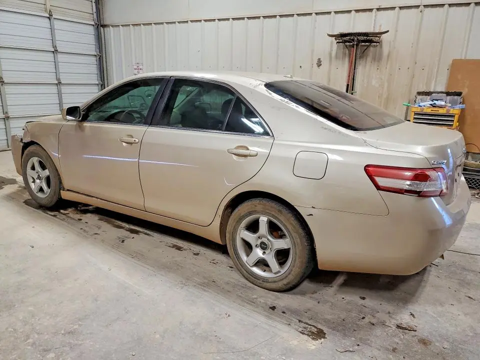 2010 TOYOTA CAMRY LE  