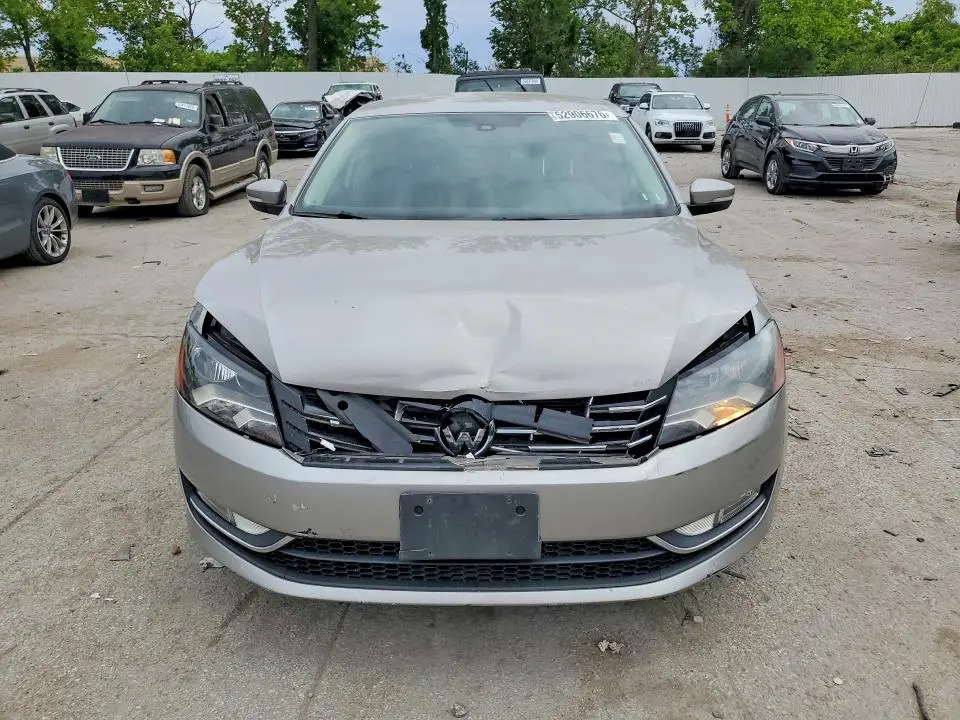 2014 VOLKSWAGEN PASSAT SE  