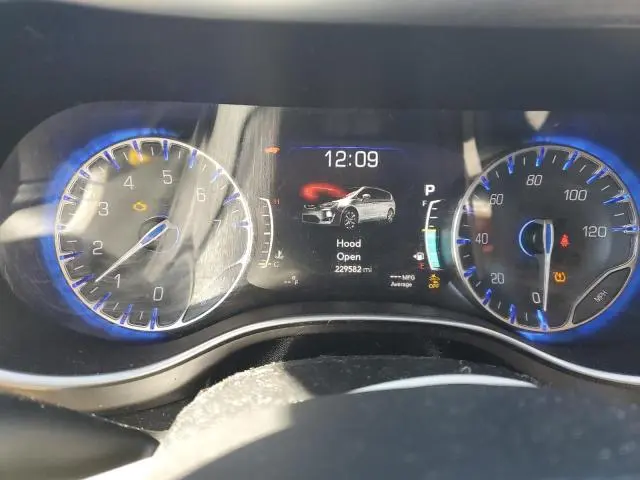 2017 CHRYSLER PACIFICA LIMITED  