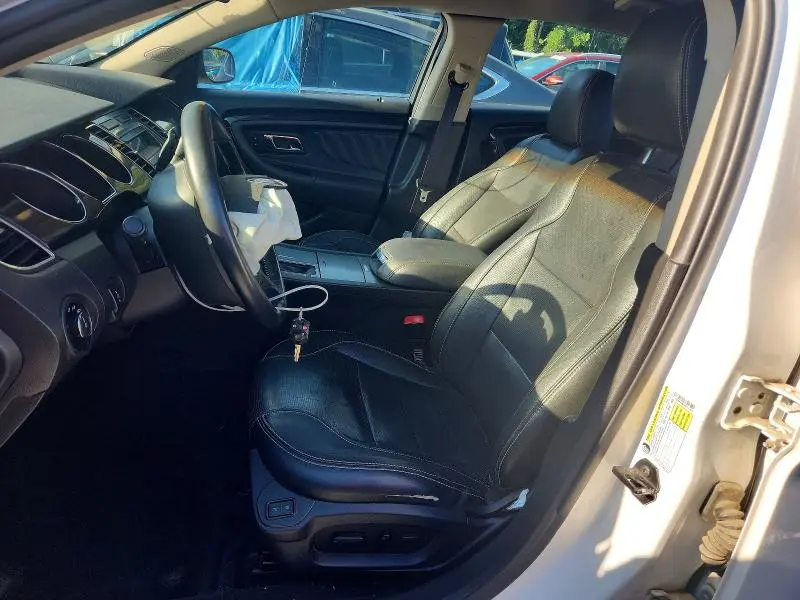 2010 FORD TAURUS LIMITED  