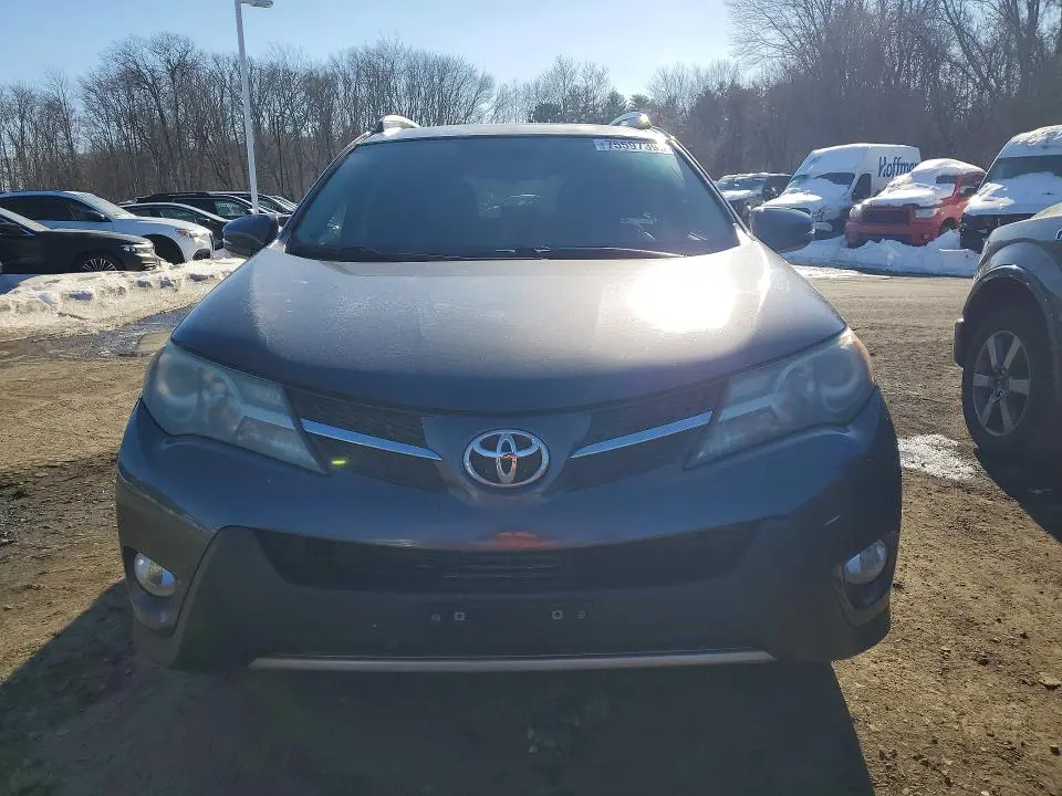 2015 TOYOTA RAV4 XLE  