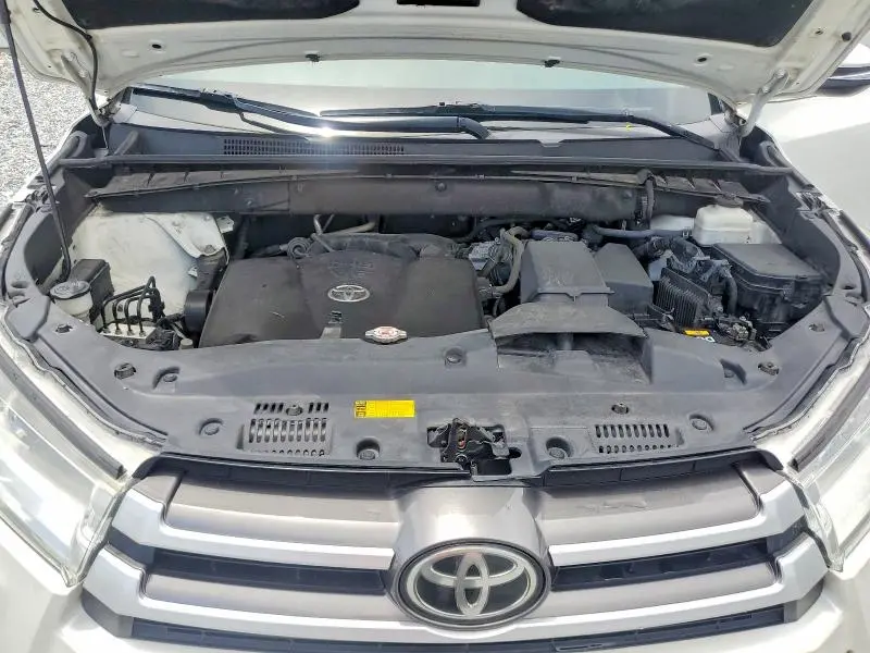 2019 TOYOTA HIGHLANDER LE PLUS  