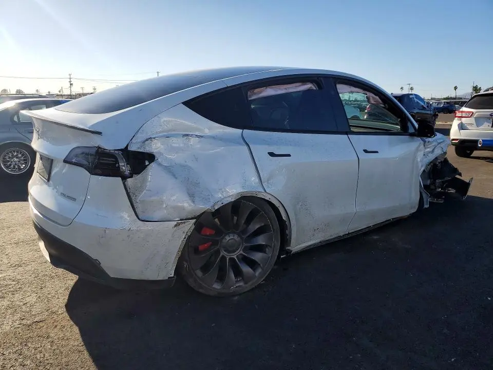 2024 TESLA MODEL Y   